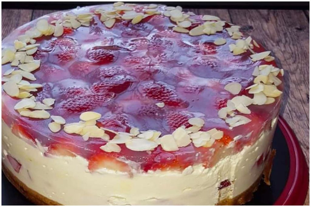 Ein Traum ist die Erdbeer-Joghurt-Eierlikör-Torte