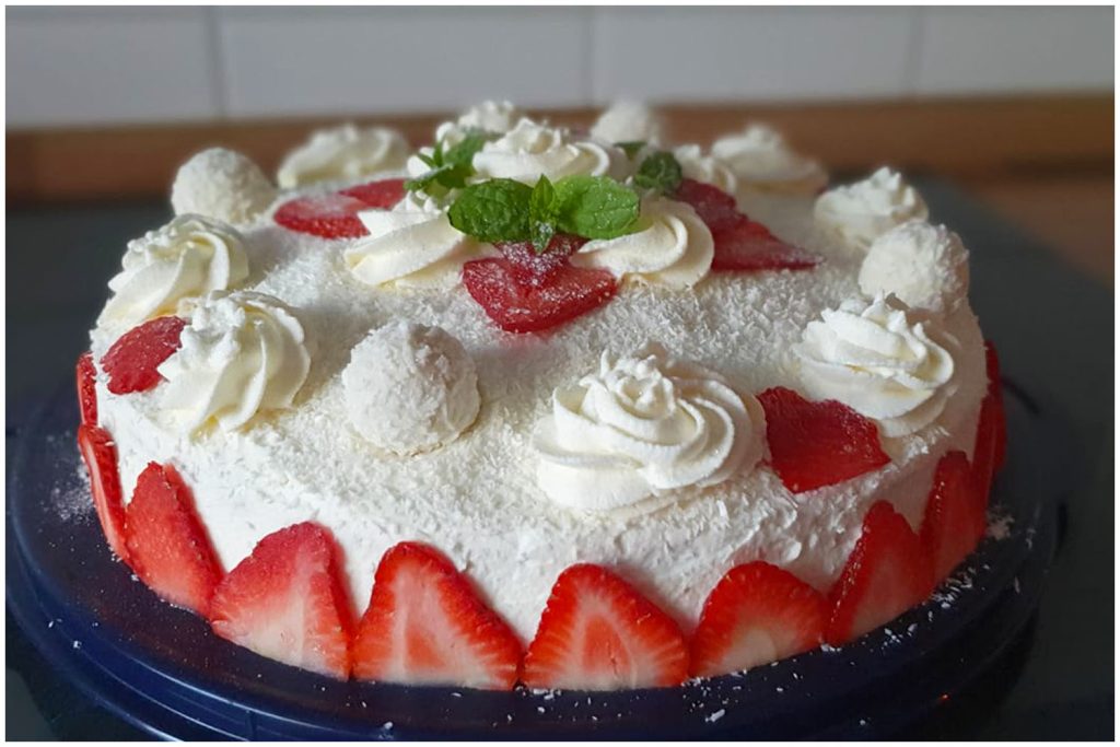 Erdbeer-Raffaello-Torte