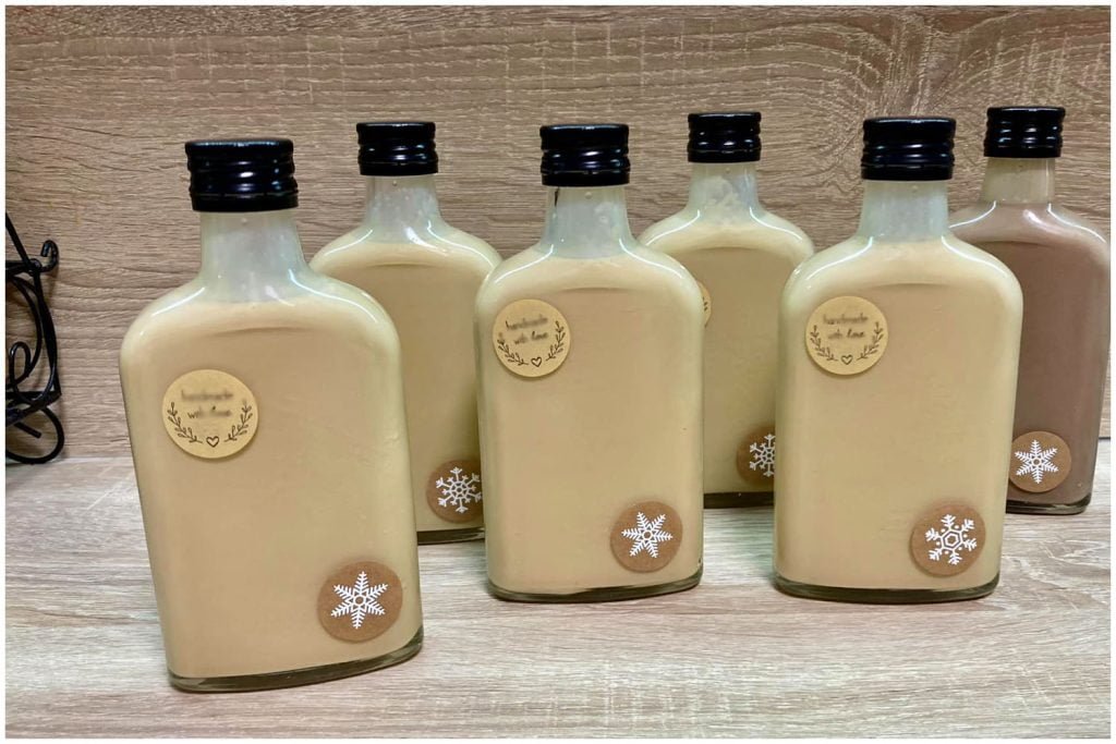 Verwöhnen Sie Ihren Gaumen mit unserem selbstgemachten Toffifee-Likör ... Verwöhnen Sie Ihren Gaumen mit unserem selbstgemachten Toffifee-Likör ...