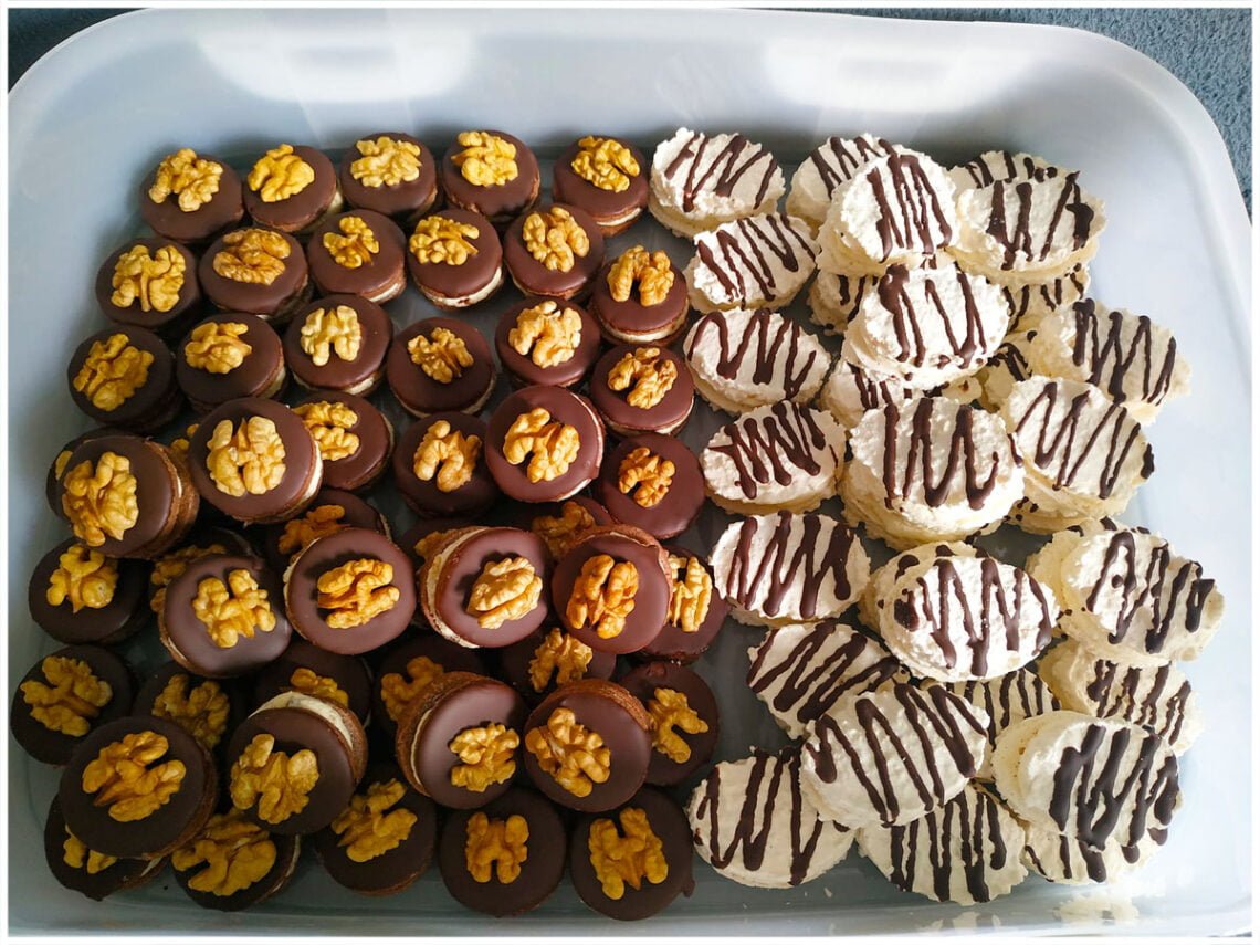 Süße Versuchung: Gefüllte Walnusstaler und Himmlische Laskonky Süße Versuchung: Gefüllte Walnusstaler und Himmlische Laskonky