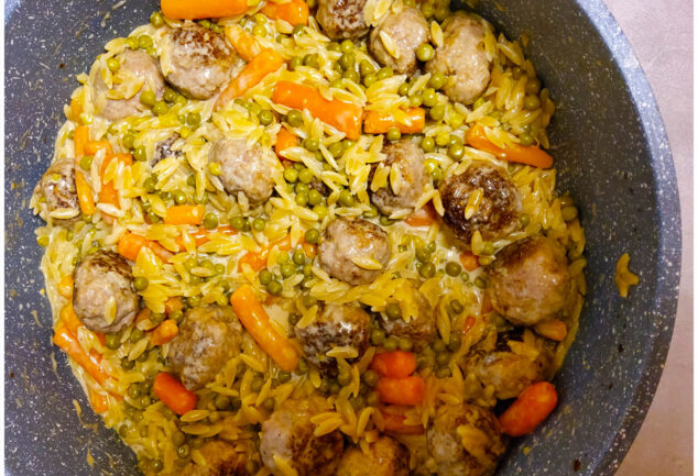Nudeln mit Gemüse Frischkäse Sahne Soße